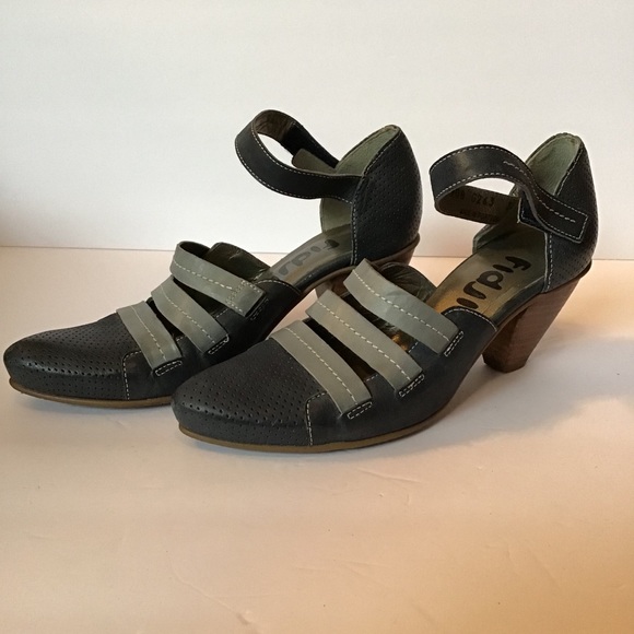 Fidji- Ankle Strap Pump - Picture 1 of 12